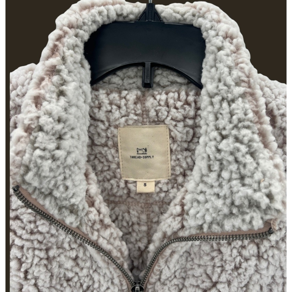 Thread Supply Sherpa Fleece Vest Womens Small Beige Zip Pockets Lightweight Cozy - Picture 2 of 8